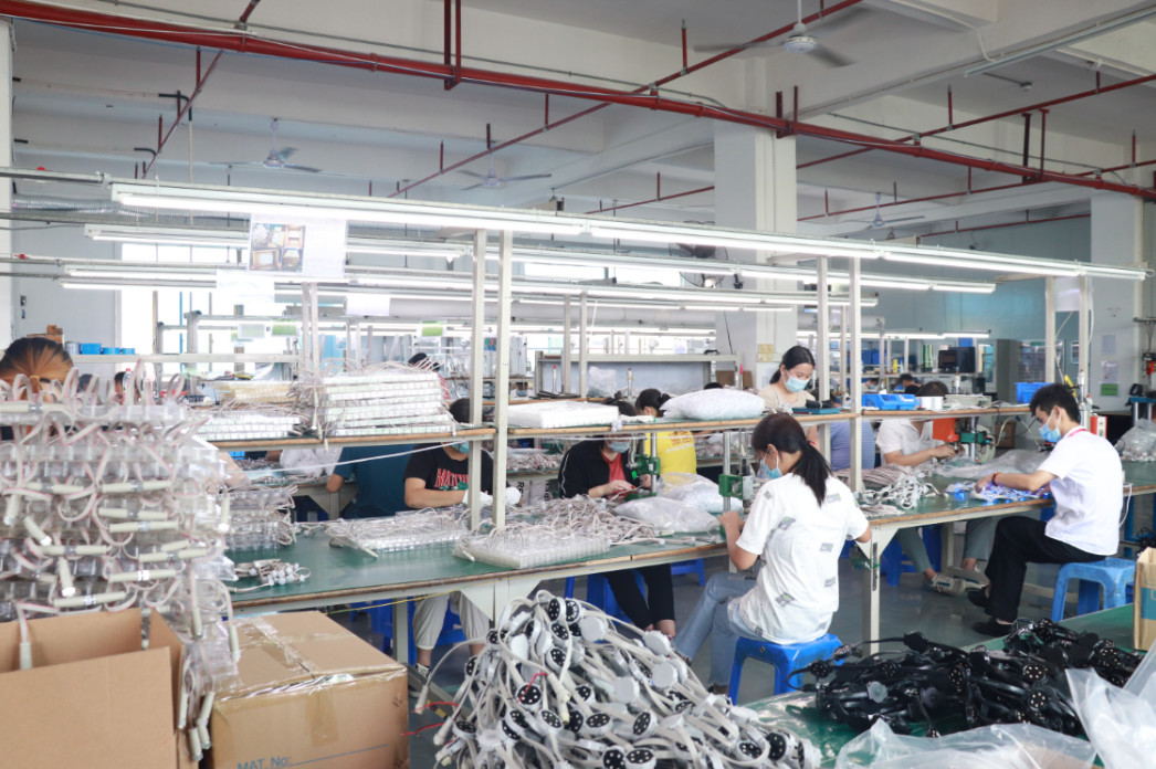 Shenzhen Xinhe Lighting Optoelectronics Co., Ltd. línea de producción de fábrica