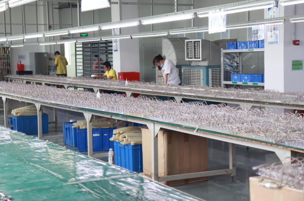 Shenzhen Xinhe Lighting Optoelectronics Co., Ltd. línea de producción de fábrica