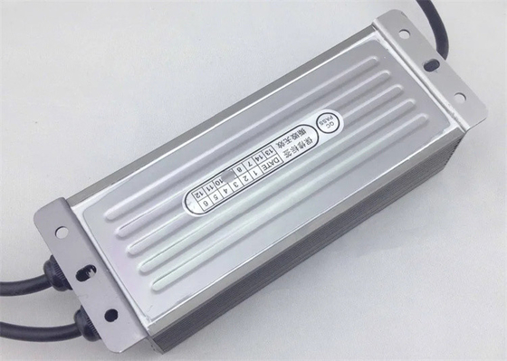 Fuente de alimentación IP LED impermeable con salida de 12V/24V para diversas aplicaciones